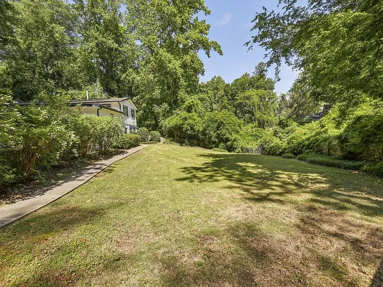 2056A Abby Ln NE — Photo 53