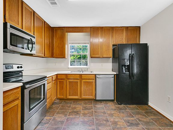 4th image of 1311 Clubside Dr
