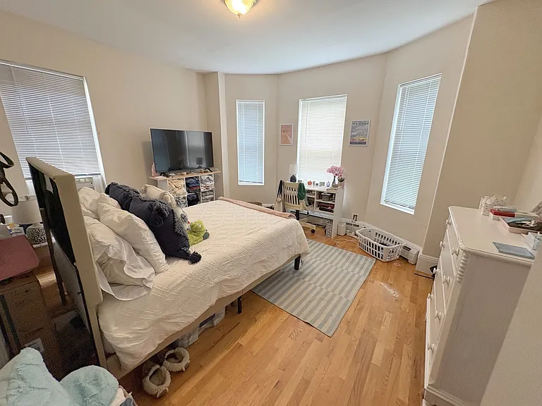 279 Pearl St #2R — Photo 10