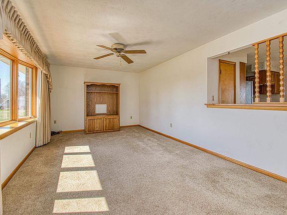 5th image of 143 Crest View Dr