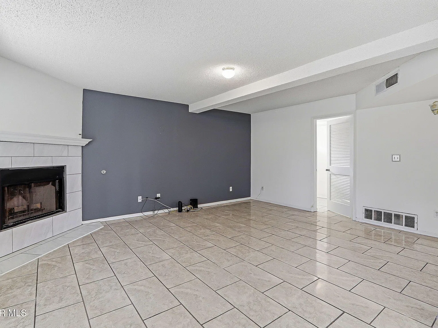 4 bed, 2.5 bath, 2019 sqft, $2,100 — Photo 3