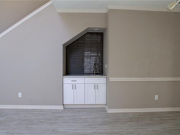 5th image of 4328 S Capistrano Dr