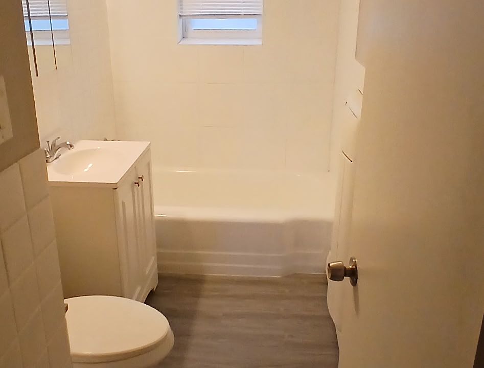 2nd image of 137 Folly Brook Blvd #4