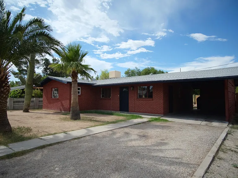 721 E Joan Pl — Photo 1