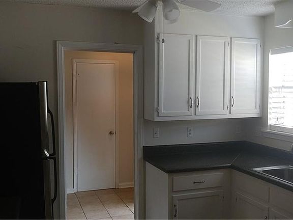 4th image of 107 22nd St N #107