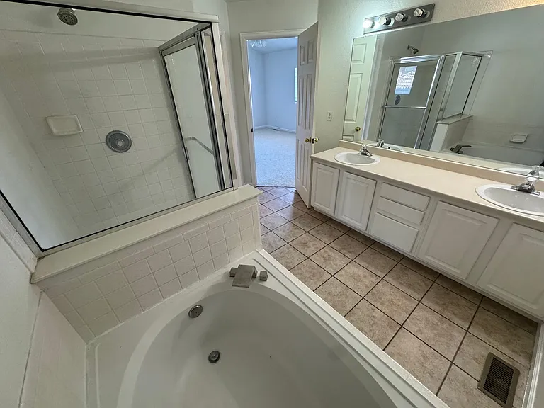 4505 S Auckland Ct — Photo 19