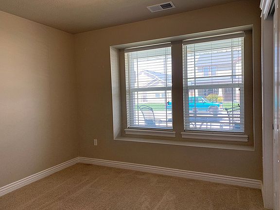 5th image of 1015 E Whitbeck Dr