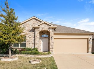 9132 Golden Hollow Ln, Fort Worth, TX 76179