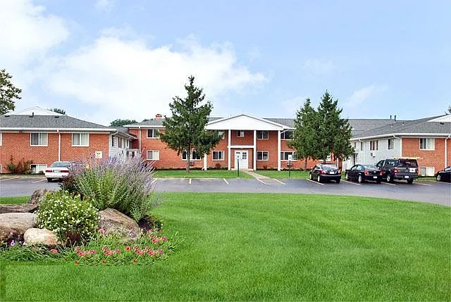 Briar Manor Apartments