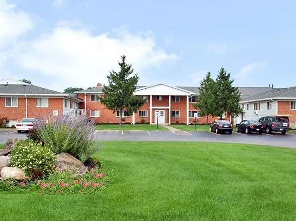 Briar Manor Apartments, 131 Greystone Ln #00e6d306e, Rochester, NY 14618