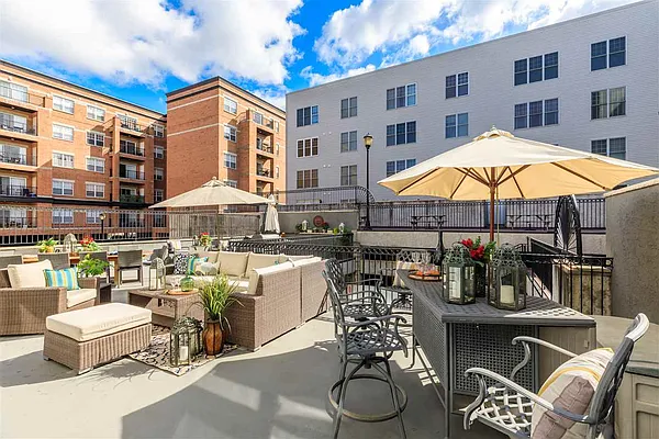 Sold by Keller Williams City Life Realty | media 14