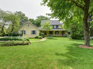 807 Deer Run Dr, Mahomet, IL 61853