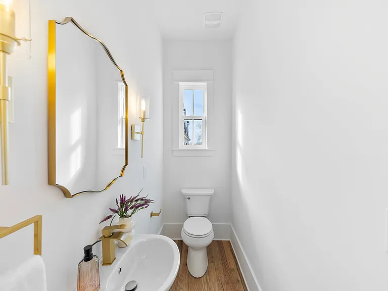 932 Parkwood Ave — Photo 7