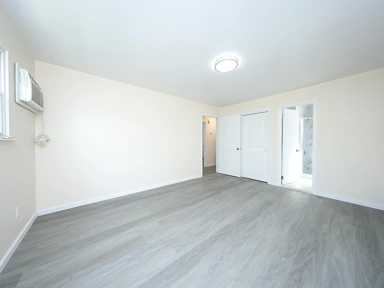 275 Katan Ave #2 — Photo 11