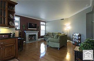 4th image of 489 S Laureltree Dr