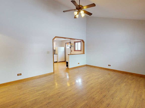 3rd image of 26286 N Hickory Ave