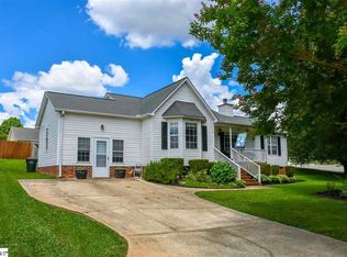 504 Lake Lennox Dr, Simpsonville, SC 29681