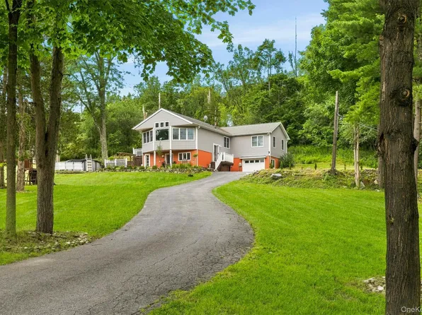 412 Laroe Road, Chester, NY 10918