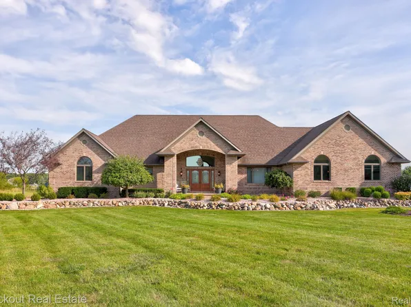 10205 Bradley Rd, Frankenmuth, MI 48734