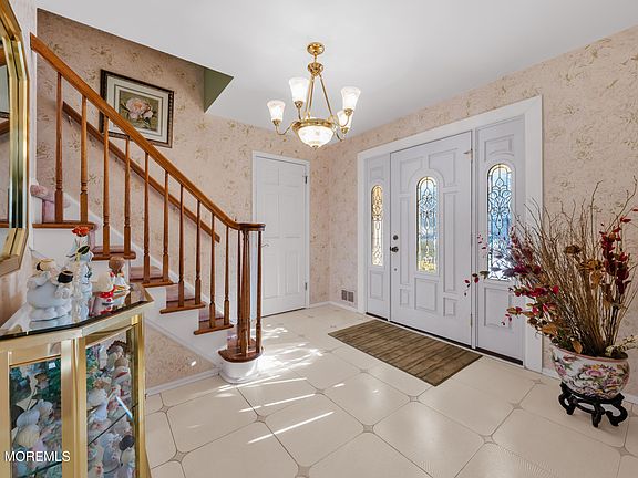 5th image of 639 Tennent Road