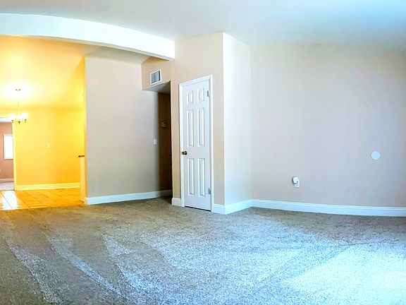 3rd image of 725 Forrest Dr