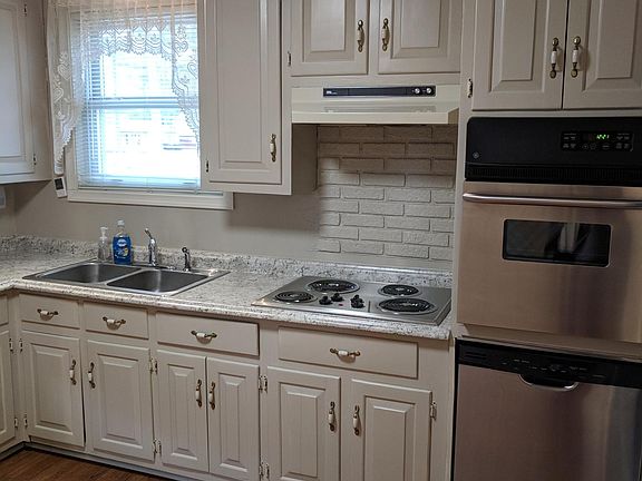 KITCHEN W/ ALL NEW APPLIANCES, LAMINATE FLOOR