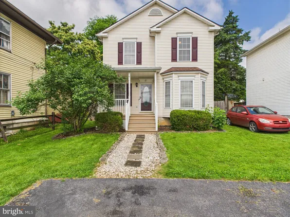 106 1st St, Inwood, WV 25428