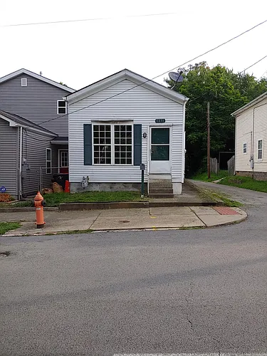 1031 Mary St Photo 1