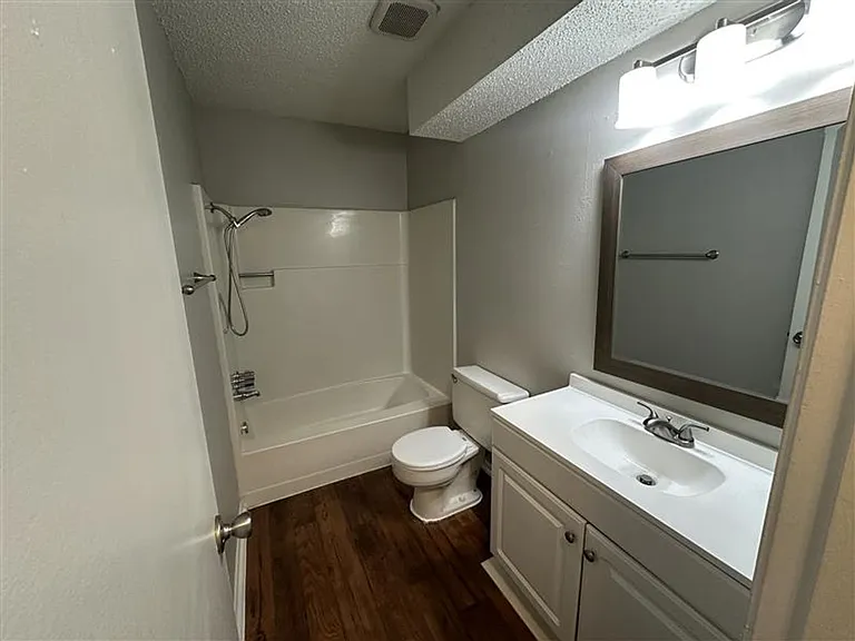 8320 Cambridge Rd #M11 — Photo 10