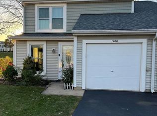 1980 Georgetown Ln, Hoffman Estates, IL 60169