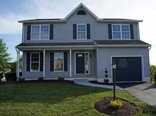 323 Drummer Dr, New Oxford, PA 17350