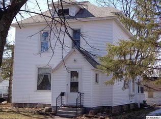 90 5th Ave NW, Wells, MN 56097