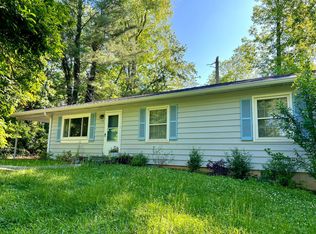 110 Amelia Dr, Hendersonville, NC 28792