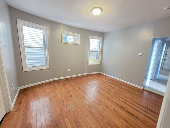 3rd image of 869 S 18th St #3A
