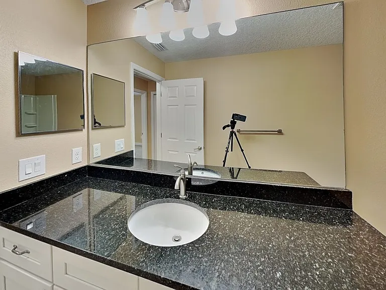 3732 W Wilburton Dr — Photo 10