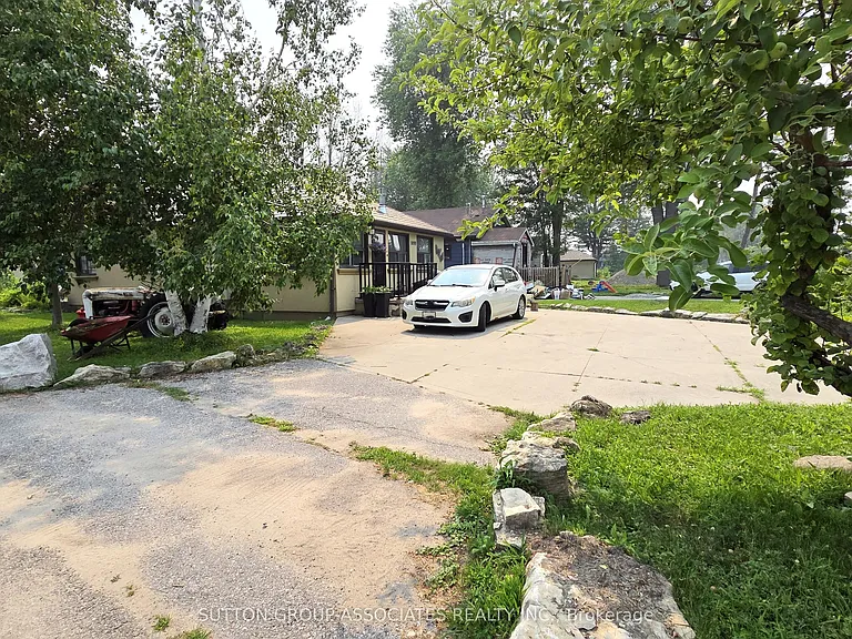 1099 Poplar Rd — Photo 15