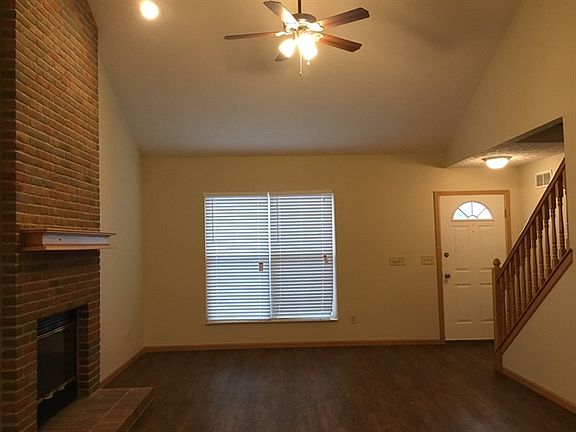 2nd image of 2185 Farmland Dr