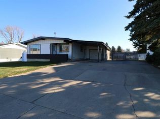5707 W 50th St, Taber, AB T1G1K6