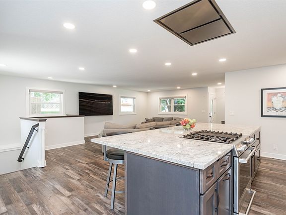 5th image of 212 Pleasant View Dr