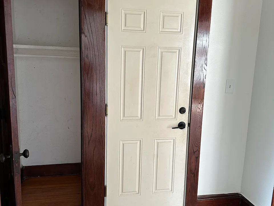 52 Vine St #1