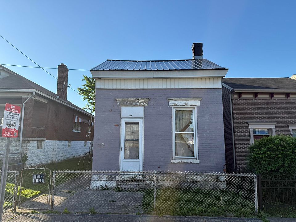 1st image of 418 W 8th St