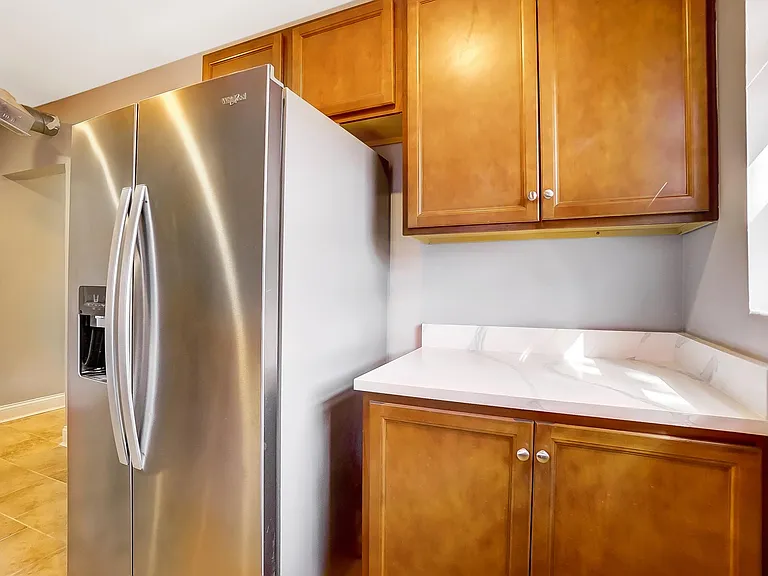 646 Park Ave #2 — Photo 9