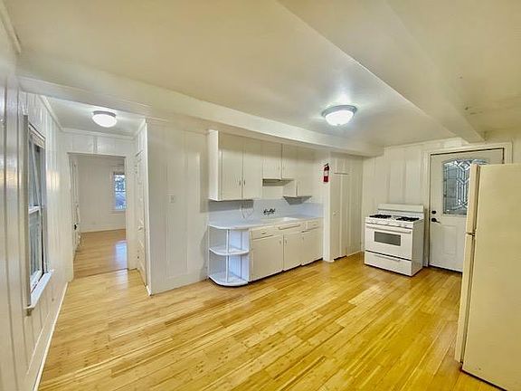 5th image of 1410 Wentworth St