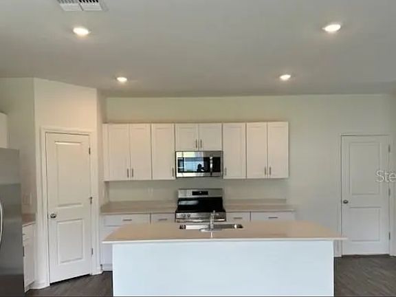 5th image of 3124 NE 36th Ave