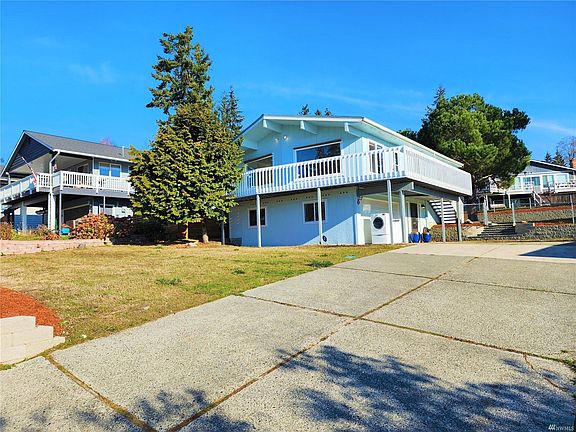 3rd image of 1061 Pinehurst Ct