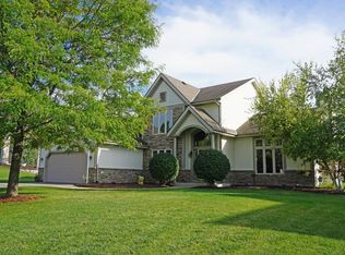 N67W13733 Daylily Dr, Menomonee Falls, WI 53051