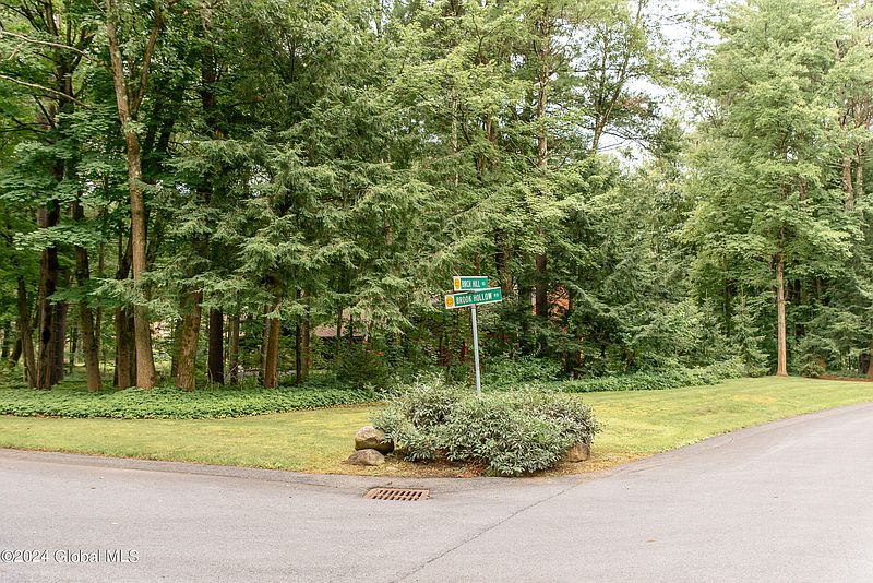 5th image of 15 Brook Hollow Road