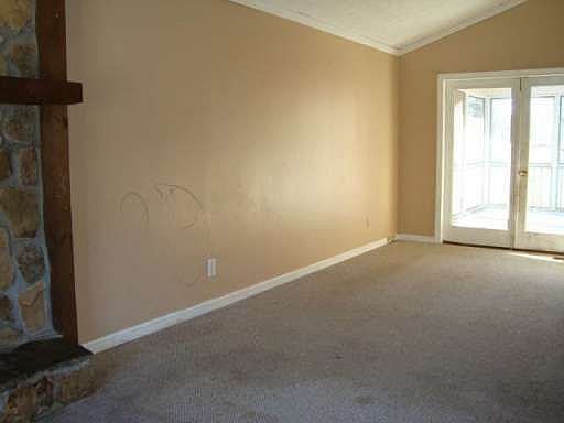 4th image of 818 Glasgow Dr