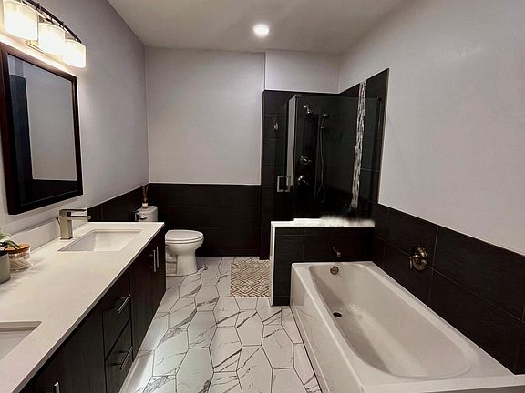 5th image of 18 Cliveden #504W