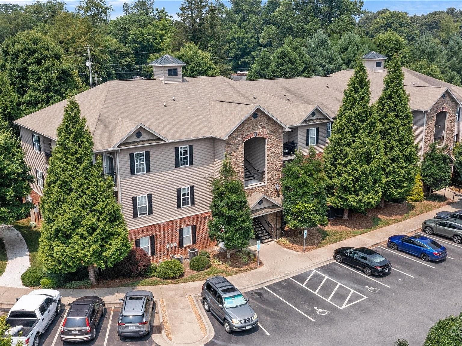221 Appeldoorn Cir, Asheville, NC 28803 Zillow